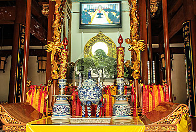 成人福利av：模拟驾驶新作今日上线，真实城市冒险与隐藏彩蛋揭秘-3