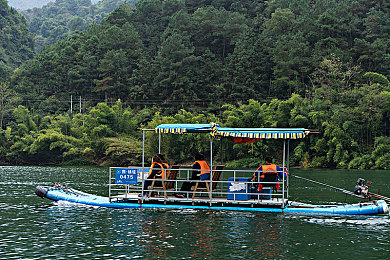亚州一区二区：极速穿梭，东方秘境与山海险道的双重征服之旅-1