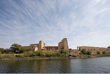 法国空乘2018法版英文名字：云端极速，地勤精英的跑道争锋时刻