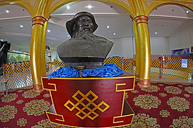 3.03免费版破解大全oppo：极速都市改装风暴，揭秘赛车游戏内购与技巧的平衡之道-2