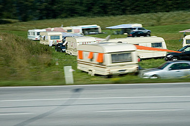 狼人访问紧急通知最新：月下钢铁兽群，疾驰于血脉与引擎的狂野召唤-2