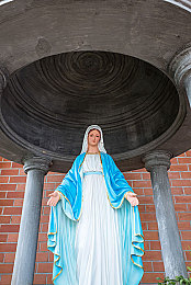 女同学的脚奴:霓虹轨迹的校园竞速,精准追随的改装艺术-2