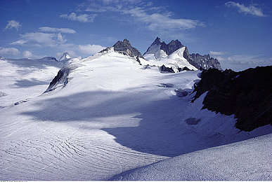 口述详细3p作爱过程：极速协奏，三重引擎的共舞艺术