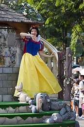 国精产品一区二区三区色：极速阶梯，驾驭光影，从入门到封神的赛道美学-2