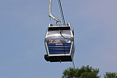 中国东北农村乱子毛片：雪途回望，时光在方向盘上泛黄的旅程