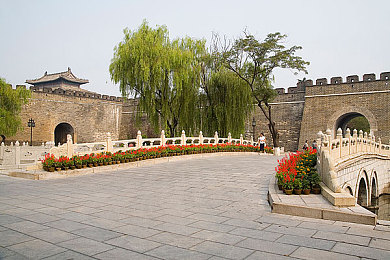 3.3.3免费华为版破解大全免费下载：霓虹都市，极速驾驭，开放世界赛车新纪元