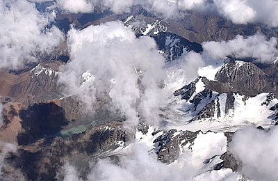 aa小电影：像素公路电影，在方向盘上体验独一无二的心灵旅程-2