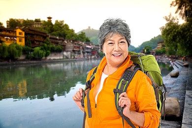 男人和女人打扑克网站：竞速新作今日上线，融合卡牌策略的赛道对决即将展开-2