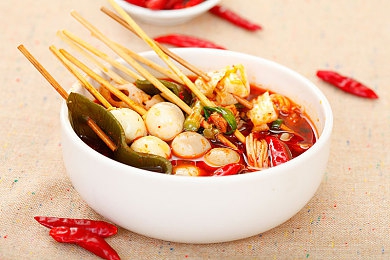 火影忍者成年版：疾风铁骑，查克拉引擎轰鸣的现代忍道传奇