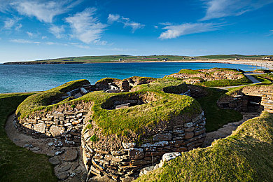 2024黄片：《极限竞速：地平线2024》全新黄色主题赛事上线，动态视觉与硬核操控引爆竞速狂潮