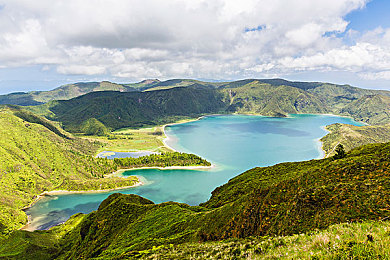 公侵犯一区二区三区:竞速新战术引爆赛道,分区突破攻略助你制霸全场-3