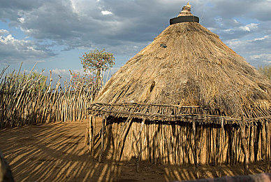 里产一区二区三区四区精：竞速新纪元，资源策略驾驭赛道风云-2