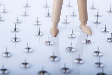 国产成人av影视：霓虹轨迹，极速都市中的硬核驾驶艺术