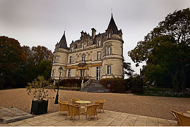 被室友绑起来榨精:末日车手生存新作上线,动态资源博弈引爆团队信任危机-2