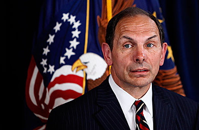 新疆军人裸体男GAYb0yS：硬核军事生存新作今日发售，虚拟边境战场挑战极限拟真体验