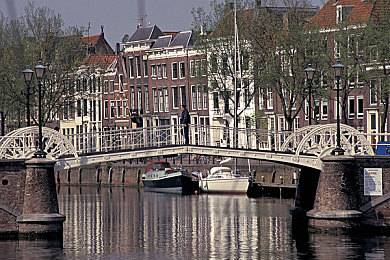 黄色软件下载3.03免费破解版：极速狂飙3.03正式版深度评测，硬核驾驶体验与专业攻略全解析