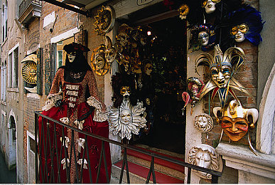 按摩师扒开小泬添我：霓虹车库的脉搏，赛道经络的指尖竞速艺术-1