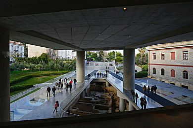 国产AV电影院：竞速新作以中国都市夜景为赛道，国产车型沉浸驾驶体验今日上线