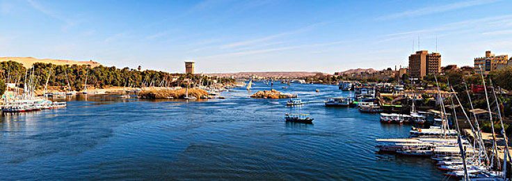 男生女生一起差差差差免费下载：极速协奏，共舞未来都市的默契漂移之旅-1