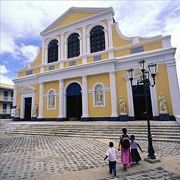 打扑克又痛又叫的视频软件：极速牌局与狂飙赛道，双重挑战的思维竞速-2