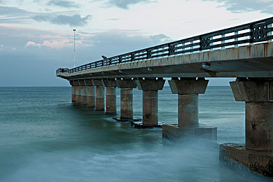 av蜜桃:复古街机竞速新作,蜜桃色视觉盛宴与硬核驾驶体验完美融合-3