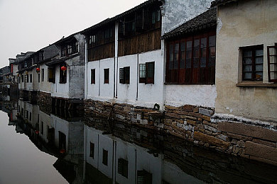 荫蒂被男人添舒服了按摩师：沉浸式潜行新作，以神经按摩操控心灵的赛博之旅-1