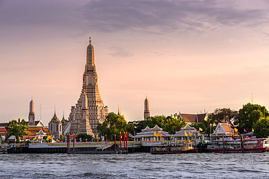 黑人Av：霓虹夜幕下的街头争霸，速度与抉择交织的竞速新纪元-2