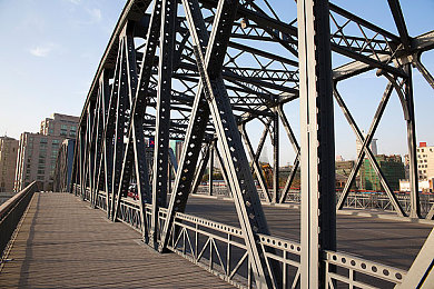 国偷AV：极速盗影都市，高科技劫车与狂飙逃脱的开放世界