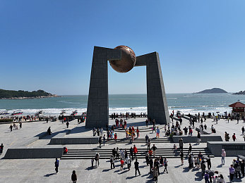 黄色软件app3.0.3免费oppo版大全装扮每日更新：极速改装每日更新，打造你的专属赛道传奇-2