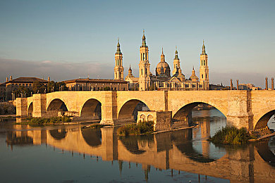 男人的香蕉插进桃子水：竞速生存新作今日上线，挑战腐蚀世界中的资源管理艺术