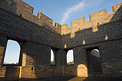 18黄色软件：极速边缘，临界视觉与危险驾驶的警示交响-2