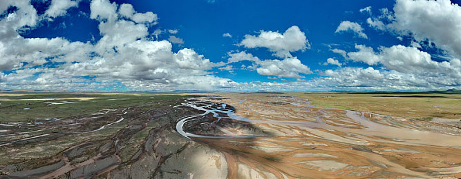 欧美屁股:探索地平线,揭秘车尾设计背后的速度美学-2