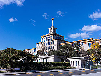 三级黄色免费软件破解：《极速狂飙：破解街头》深度评测，改装系统与隐藏任务全解析-3