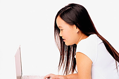 翘臀后进圆润大屁股：空气动力学与视觉美学的极致融合，体验虚拟赛道上的性能艺术-2