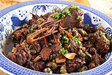 外国人打扑克又叫又疼：极速心跳，弯道赌局，虚拟赛道上的心理竞速盛宴-2