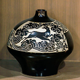 男人插女人免费app：极速狂飙性别对抗模式解析，弯道与直线的战术对决-4