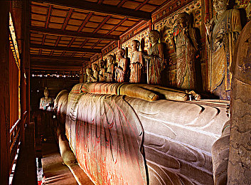 私密按摩时被夹到高潮会怎么样：绝境反击，都市狂飙中的策略竞速博弈