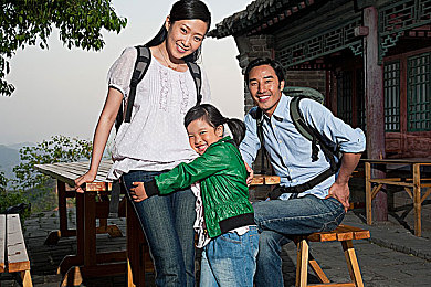 黄色网页入口处：墨西哥海岸落日飞驰，地平线5金色赛道驾驶攻略与美景赏析