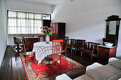 男人捅女人的应用：《极速追缉》今日上线，独创心理战术竞速玩法引发玩家热议-3