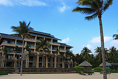 京东影业JD0047电影剧情解析：未来都市竞速新作，你的驾驶选择将改写剧情结局-2