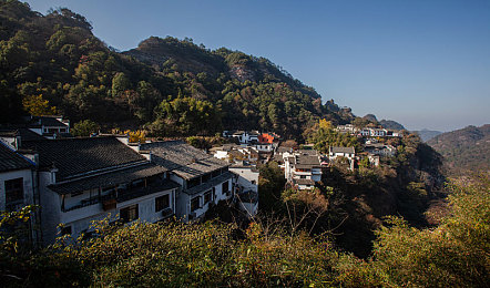 精品国产成人AV：极速狂飙都市霓虹，硬核驾驶挑战真实道路-3