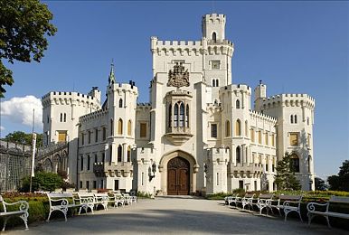 男人机机桶女人软件：硬核改装邂逅智能调校，赛车新作颠覆传统竞速体验-3