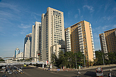 黄色软件富二代：极速梦想，无限改装与赛道自由的终极实验-1