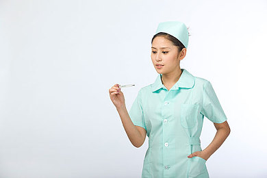 岳乱一区二区三区的更新内容介绍：霓虹都市险峻山岳，沙漠狂飙全新赛道攻略揭秘