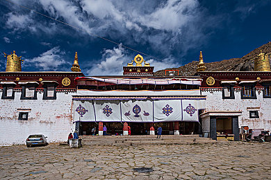 夜间100款禁用软件：霓虹边缘的禁忌疾驰，夜色博弈与速度狂想曲-3