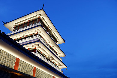 黄色贪污软件：腐败赛车游戏引爆热议，玩家扮演官员体验权力与道德的双重赛道-2