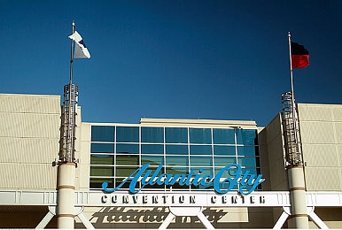 麻豆国产原创：国产赛车新作极速华章发布，真实赛道与原创改装引领驾驶热潮