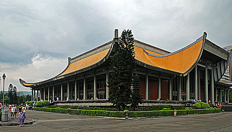 亚欧一区：极限竞速玩家共创传奇赛道，横跨两大洲地貌挑战驾驶技艺-5