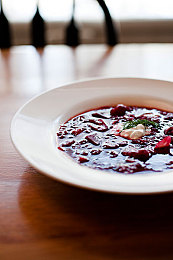 山东乱子伦视频国产：家族伦理抉择引爆热议，国产角色扮演游戏沉浸体验齐鲁风云-2