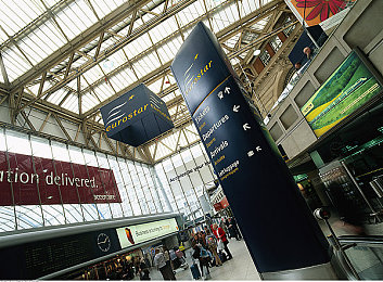 软件3.03oppo破解版：街头争霸，无限改装与竞速的艺术